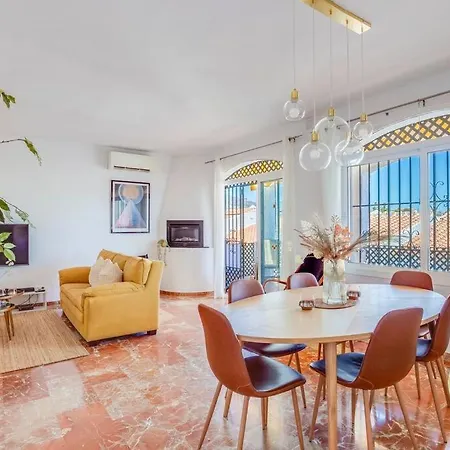 Casa Cielo Azul - Only 10 Mins Walk To Everything! Нерха