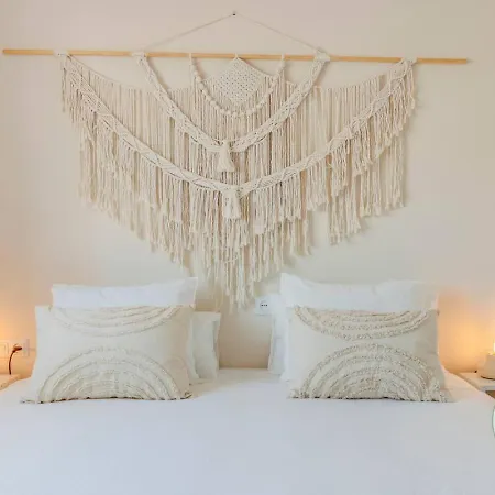 Апартаменты Casa Cielo Azul - Only 10 Mins Walk To Everything! Нерха