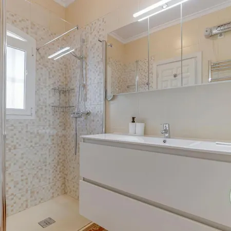 Casa Cielo Azul - Only 10 Mins Walk To Everything! Апартаменты Нерха