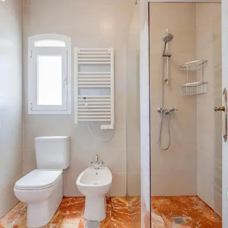 Апартаменты Casa Cielo Azul - Only 10 Mins Walk To Everything!