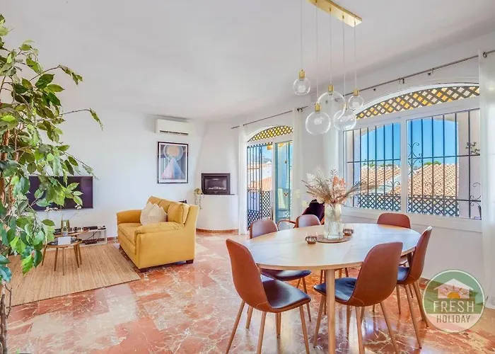 Casa Cielo Azul - Only 10 Mins Walk To Everything! Nerja